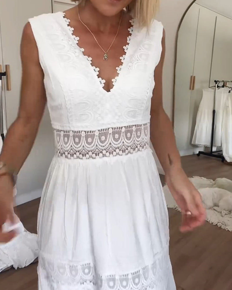 Kim | Robe en Dentelle à Décolleté en V (Presque épuisé)